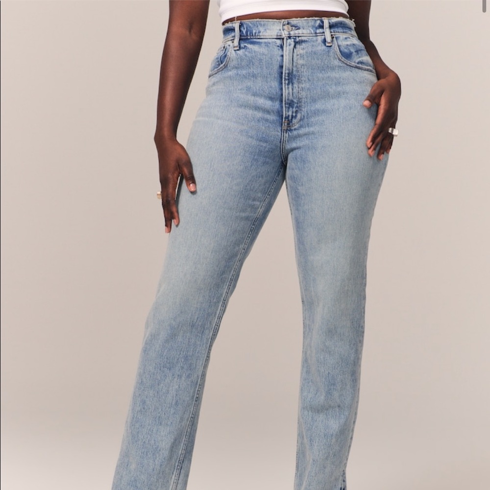Abercrombie & Fitch The 90s Straight Ultra High Rise Jean Curve Love